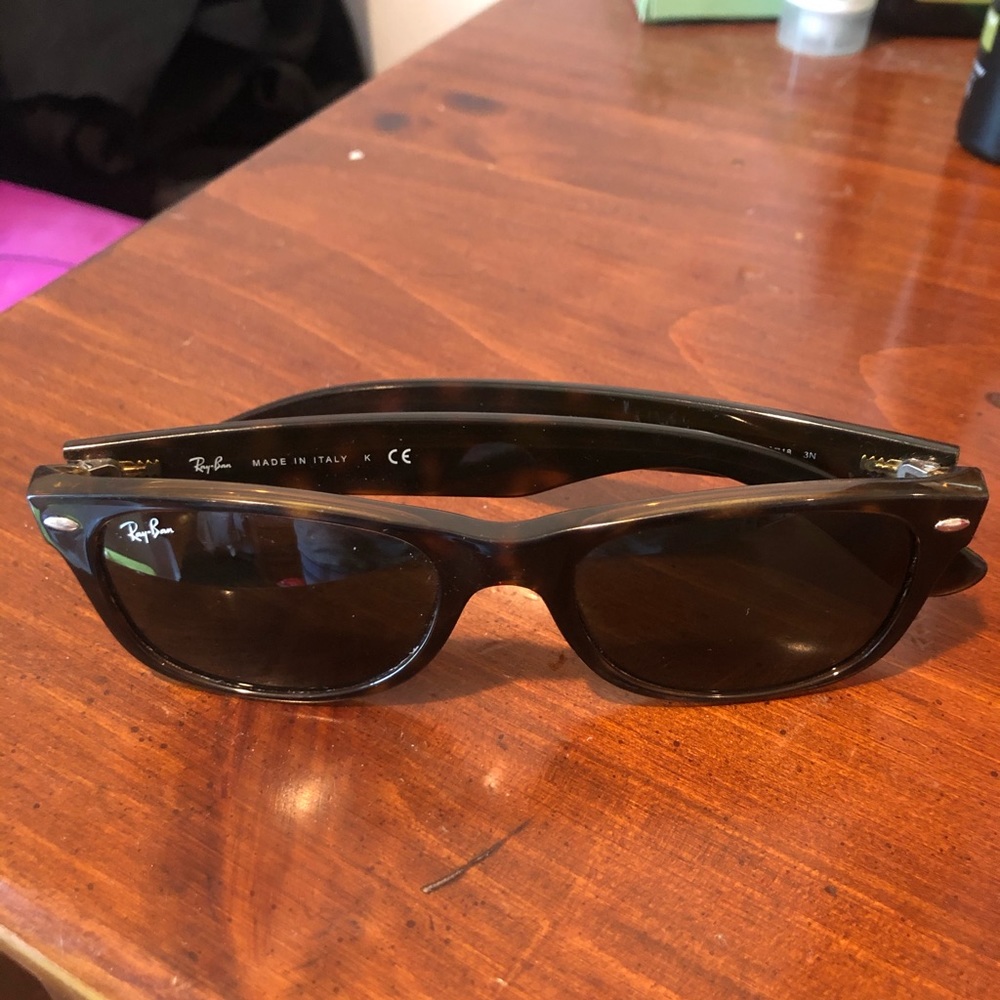 Raybans Slightly scratched on left Lense